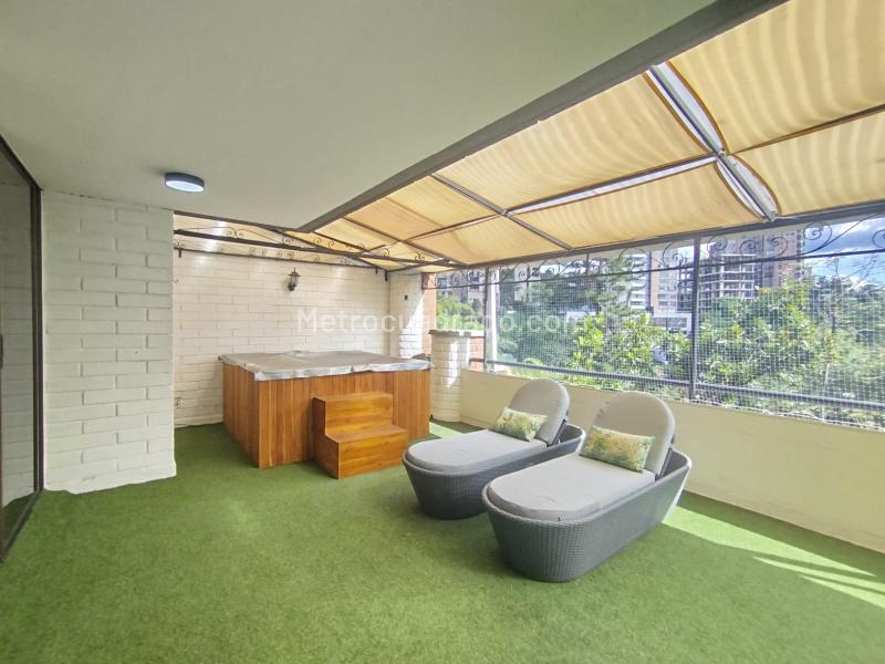 Luxury 4BR Apartment with Jacuzzi in Transversal Inferior - 5