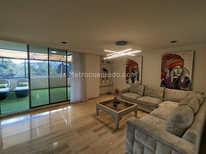 Luxury 4BR Apartment with Jacuzzi in Transversal Inferior - 6