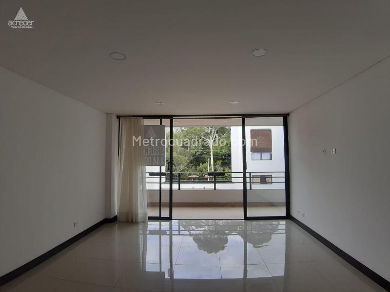 2BR Apartment in El Retiro (65 m²) - 3