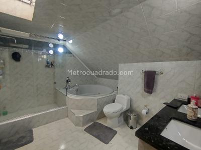 Apartamento en venta en Chico Navarra, Bogotá · foto 17 de 18