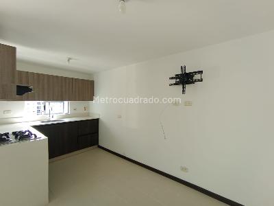 Apartamento de 3 alcobas en arriendo en San German, Medellín, 75 m² · foto 10 de 19