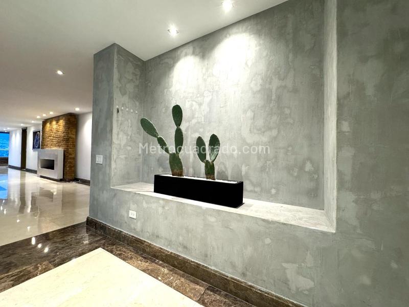 Spacious 5BR Apartment for Rent in Laureles - 8