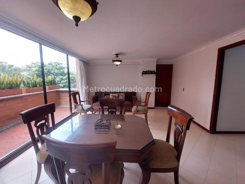 Charming 2BR Apartment in Exclusive Loma Del Indio - 4