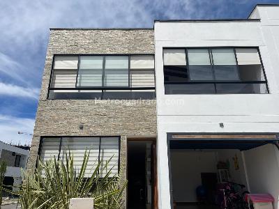 Casa de 3 alcobas en venta en Llano Grande, Rionegro, 120 m² · foto 2 de 20