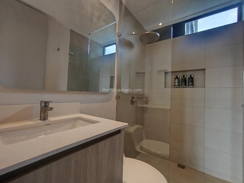 Cozy 1BR Apartment with Balcony in Patio Bonito - 9