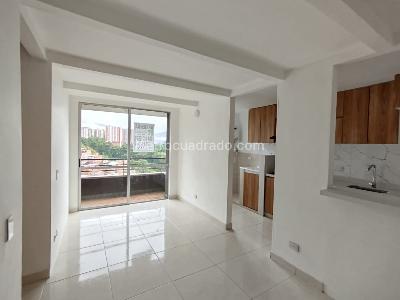 Apartamento de 3 alcobas en arriendo en Itagui, Itagüí, 64 m² · foto 2 de 15