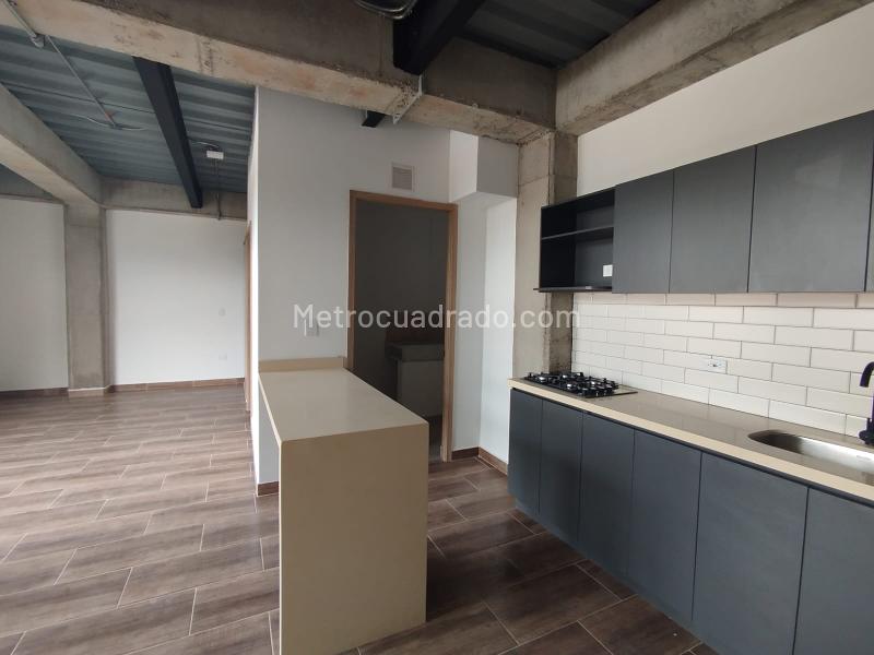 Estudio Encantador de 1 Alcoba en Cristo Rey - 3