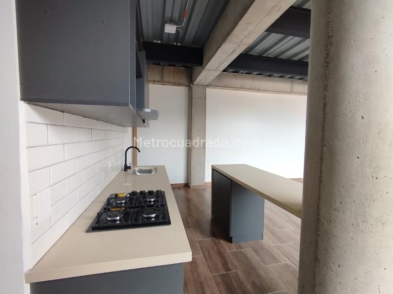 Estudio Sencillo de 1 Alcoba en Cristo Rey - 4