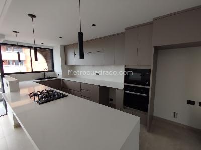 Apartamento de 3 alcobas en arriendo en Conquistadores, Medellín, 300 m² · foto 8 de 20