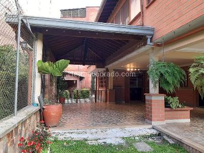 Casa de 5 alcobas en venta en Sabaneta, Sabaneta, 489 m² · foto 5 de 16