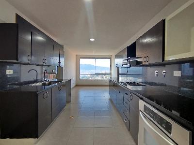 Apartamento de 3 alcobas en arriendo en La Calera, Medellín, 226 m² · foto 5 de 20