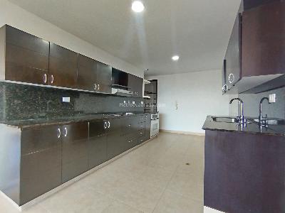 Apartamento de 3 alcobas en arriendo en La Calera, Medellín, 226 m² · foto 7 de 20