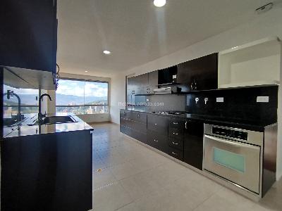 Apartamento de 3 alcobas en arriendo en La Calera, Medellín, 226 m² · foto 8 de 20