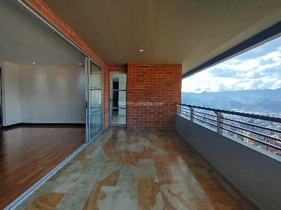 Apartamento de 3 alcobas en arriendo en La Calera, Medellín, 226 m² · foto 9 de 20