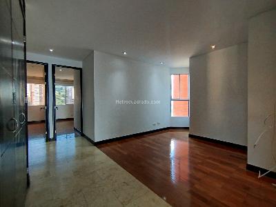 Apartamento de 3 alcobas en arriendo en La Calera, Medellín, 226 m² · foto 12 de 20