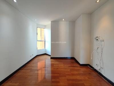 Apartamento de 3 alcobas en arriendo en La Calera, Medellín, 226 m² · foto 13 de 20