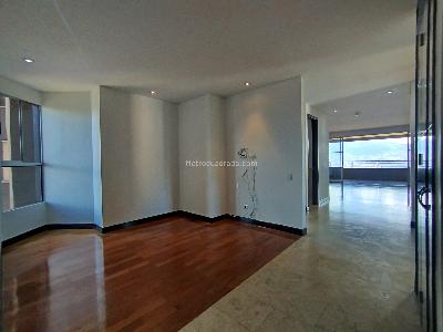 Apartamento de 3 alcobas en arriendo en La Calera, Medellín, 226 m² · foto 15 de 20