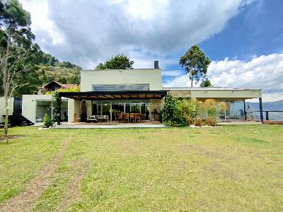 Casa de 4 alcobas en arriendo en Las Palmas M, Medellín, 450 m² · foto 2 de 20