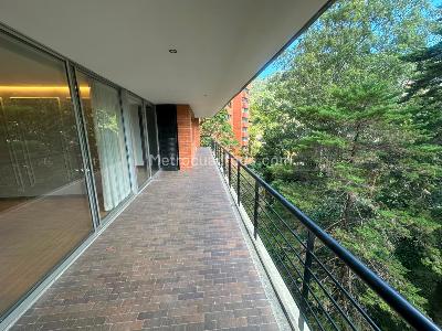 Apartamento de 3 alcobas en arriendo en Nuevo Poblado, Medellín, 170 m² · foto 4 de 15