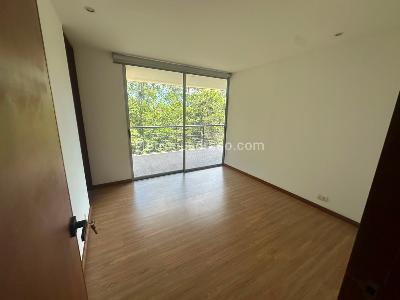 Apartamento de 3 alcobas en arriendo en Nuevo Poblado, Medellín, 170 m² · foto 10 de 15