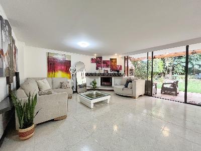 Casa de 4 alcobas en venta en Envigado, Envigado, 236 m² · foto 3 de 20