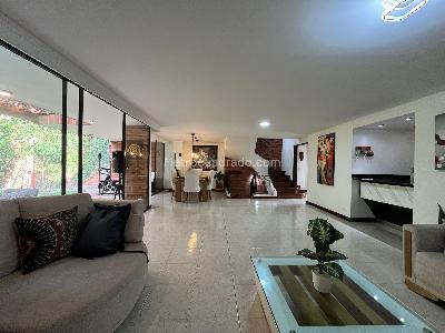 Casa de 4 alcobas en venta en Envigado, Envigado, 236 m² · foto 4 de 20