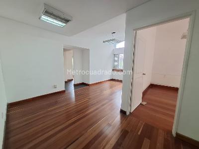 Casa de 4 alcobas en arriendo en El Campestre, Medellín, 300 m² · foto 13 de 20