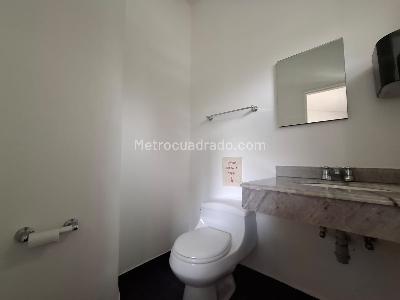 Casa de 4 alcobas en arriendo en El Campestre, Medellín, 300 m² · foto 16 de 20