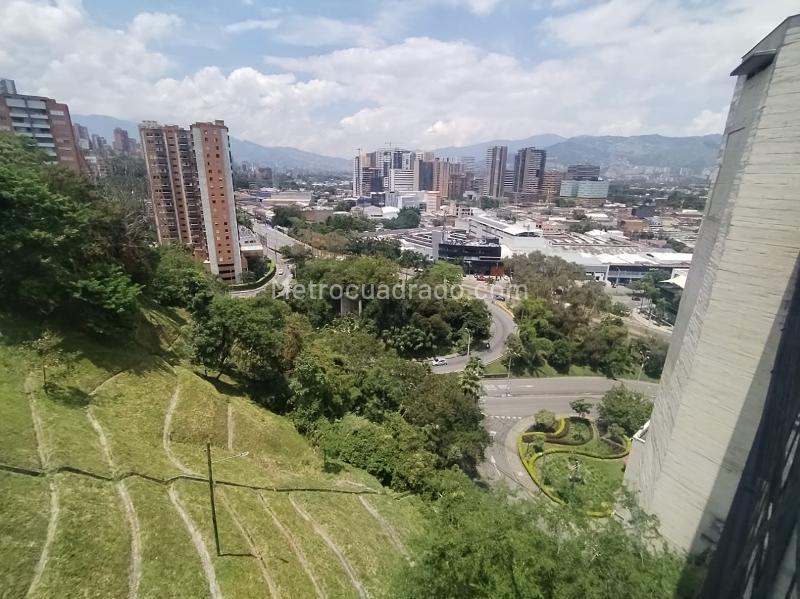 Apartamento de 2 Alcobas en Altos del Poblado con Piscina y Gimnasio - 3