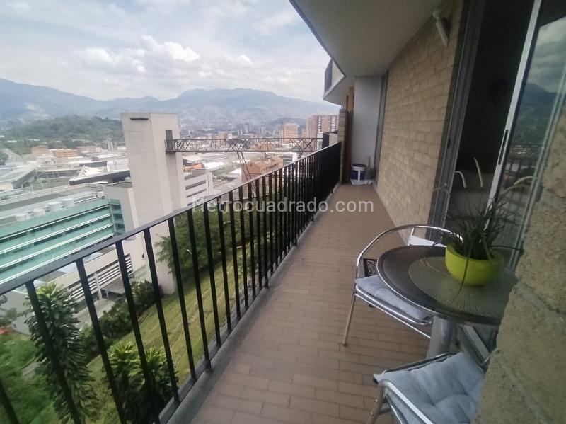 Apartamento de 2 Alcobas en Altos del Poblado con Piscina y Gimnasio - 9