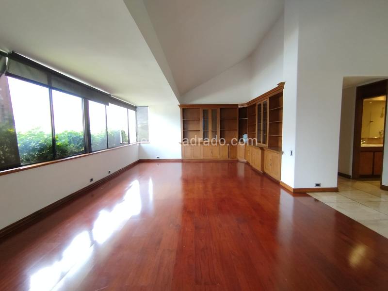 Apartamento de Lujo de 3 Alcobas en Arriendo en Lalinde - 6