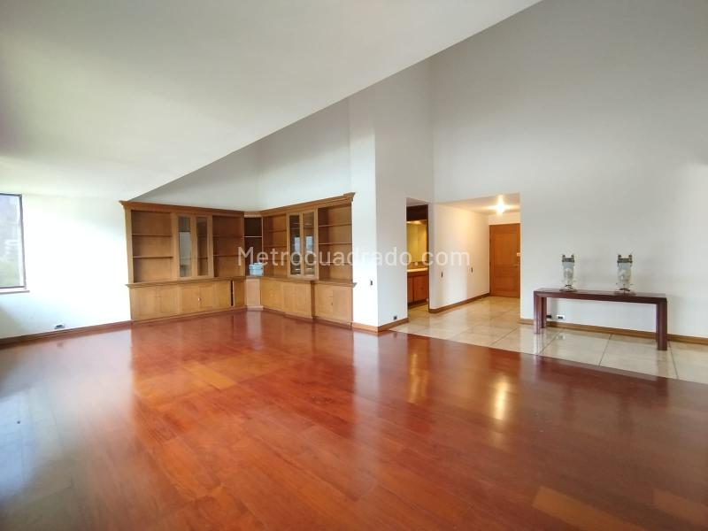 Apartamento de Lujo de 3 Alcobas en Arriendo en Lalinde - 8