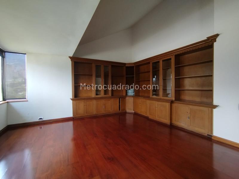 Apartamento de Lujo de 3 Alcobas en Arriendo en Lalinde - 9