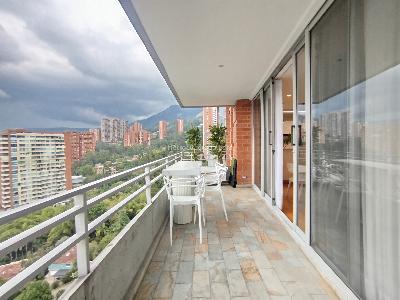 Apartamento de 2 alcobas en arriendo en El Tesoro, Medellín, 117 m² · foto 8 de 20
