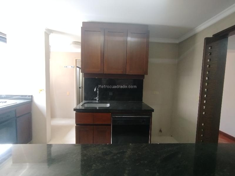 Apartamento de 2 Alcobas en Arriendo en Transversal Superior, El Poblado - 2