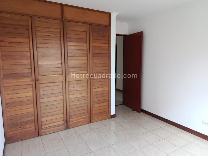 Apartamento espectacular de 3 Alcobas con vista en La Frontera M - 8