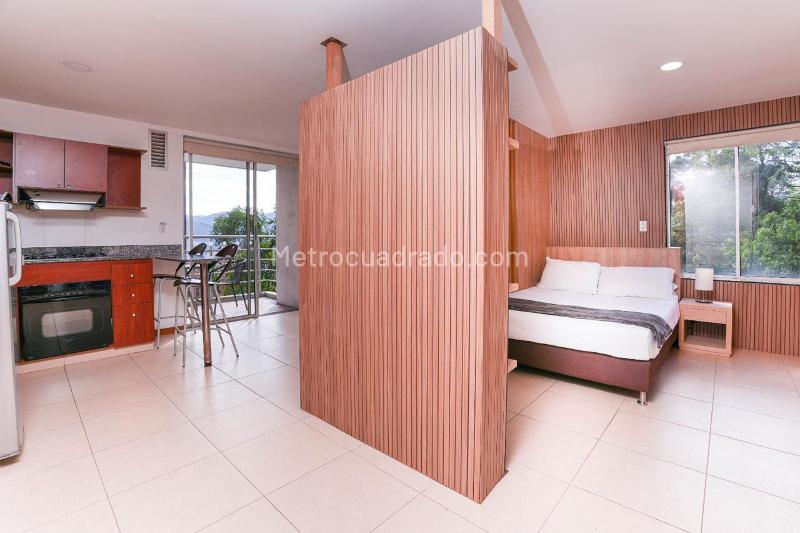 Modern 2BR Furnished Apartment in Transversal Inferior - 6