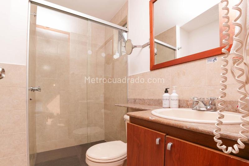 Modern 2BR Furnished Apartment in Transversal Inferior - 7