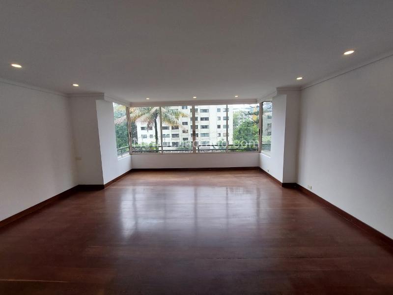 Stylish 2BR Apartment in Exclusive Los Parra - 6