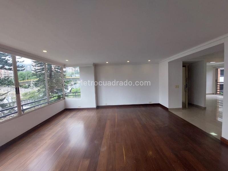 Stylish 2BR Apartment in Exclusive Los Parra - 7