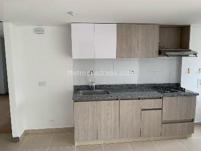 Apartamento de 3 alcobas en venta en Bello, Bello, 70 m² · foto 4 de 10