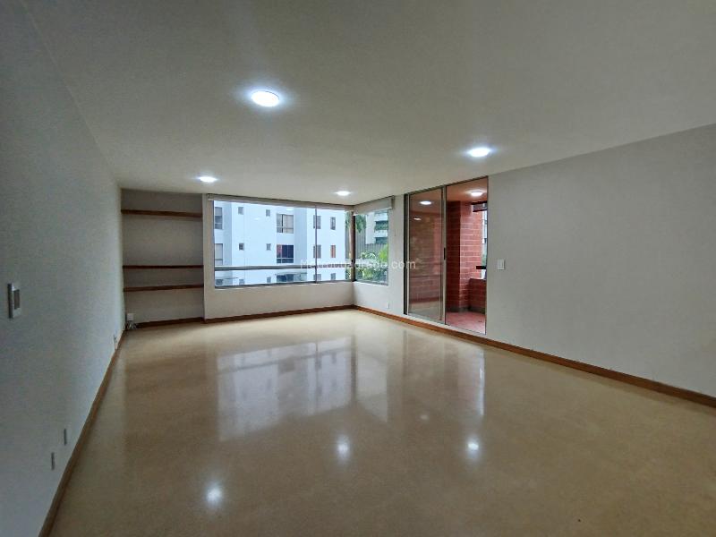 Apartamento Amplio de 2 Alcobas con Amenidades en Provenza