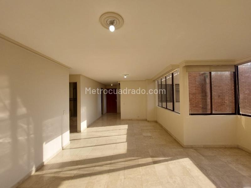 Apartamento en El Campestre (El Poblado) Piso 8 con Cuarto de Servicio - 6