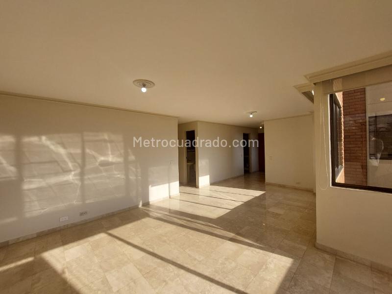 Apartamento en El Campestre (El Poblado) Piso 8 con Cuarto de Servicio - 7