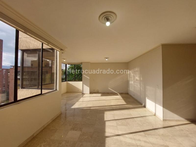 Apartamento en El Campestre (El Poblado) Piso 8 con Cuarto de Servicio - 8