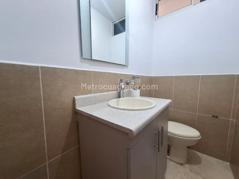 Stylish 4BR Family Home in Transversal Superior - 8