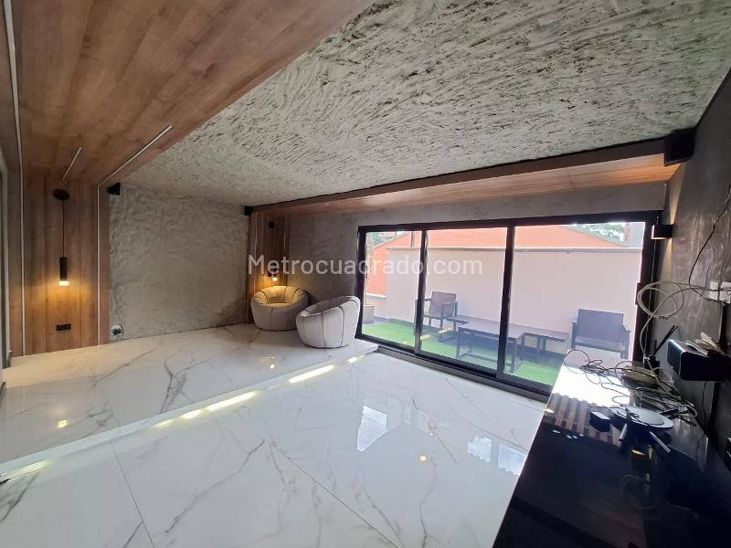 Stylish 4BR Family Home in Transversal Superior - 9