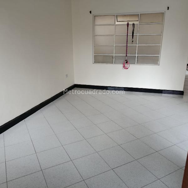 5BR House for Rent in Villa Hermosa, Medellín - 8
