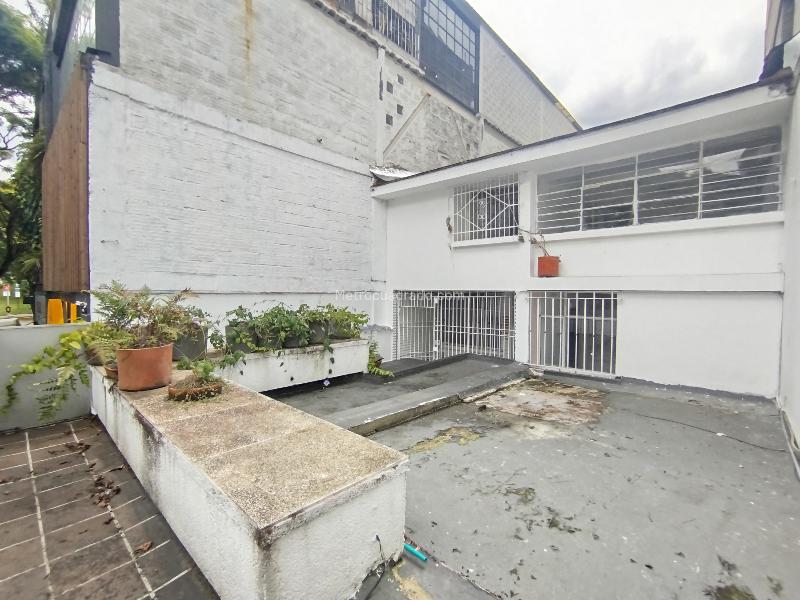 Commercial 4BR House for Rent in Provenza - 2