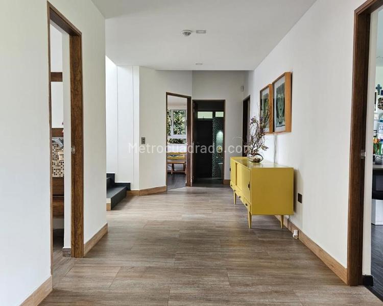 Spacious 4BR House with Private Land in Santa Elena - 7